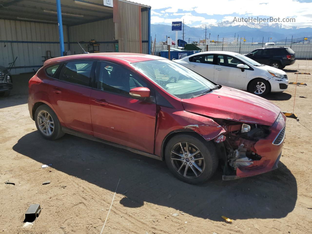 2017 Ford Focus Se Red vin: 1FADP3K26HL348012