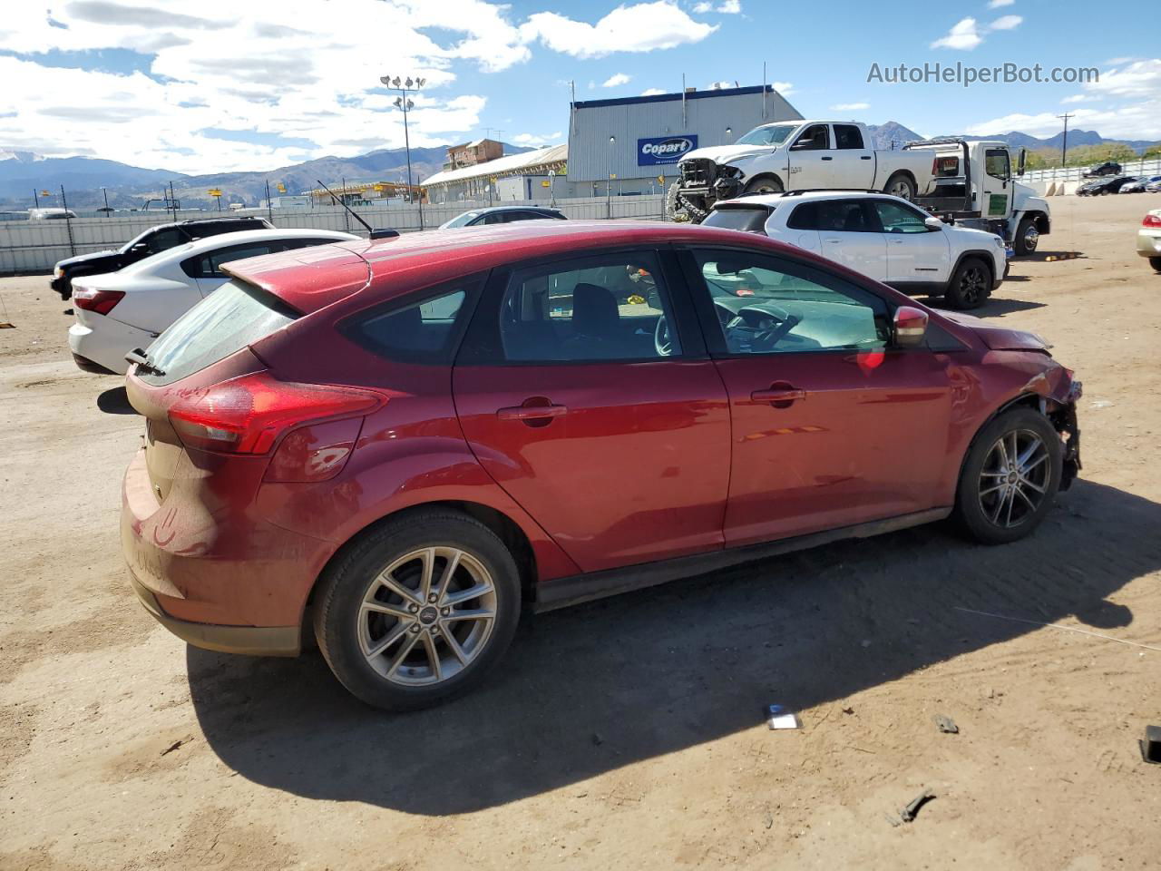 2017 Ford Focus Se Red vin: 1FADP3K26HL348012