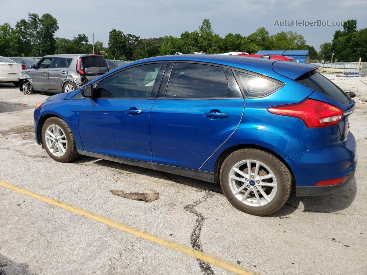 2018 Ford Focus Se Синий vin: 1FADP3K26JL259725
