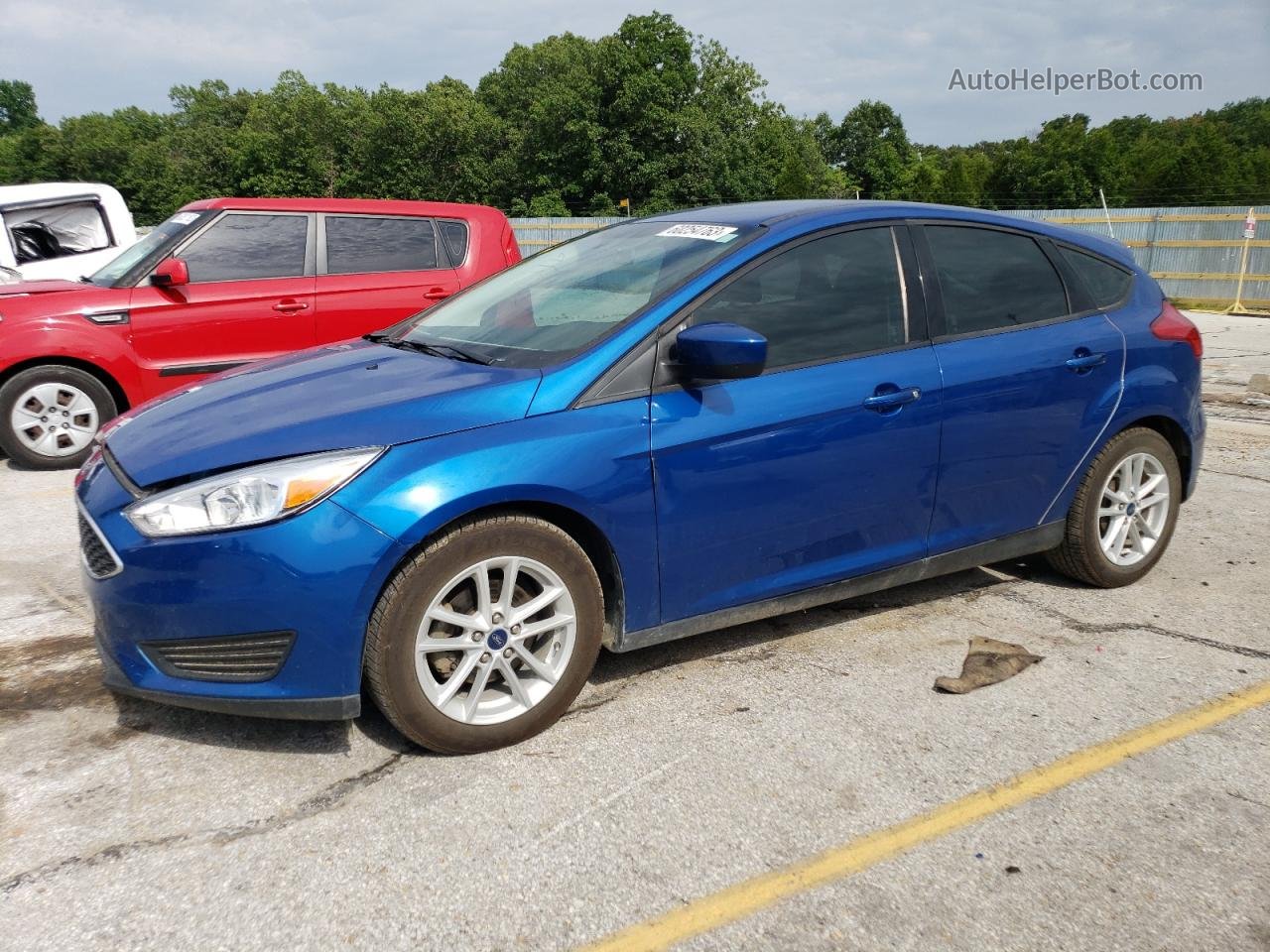 2018 Ford Focus Se Blue vin: 1FADP3K26JL259725
