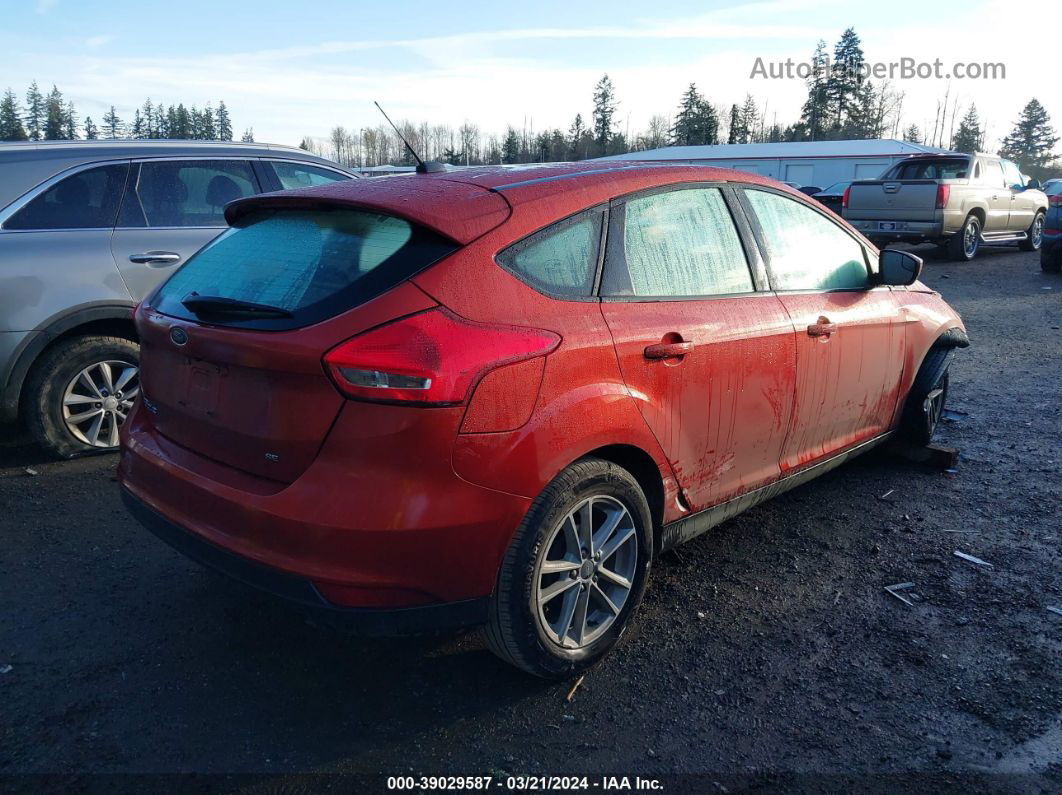 2018 Ford Focus Se Red vin: 1FADP3K26JL287623