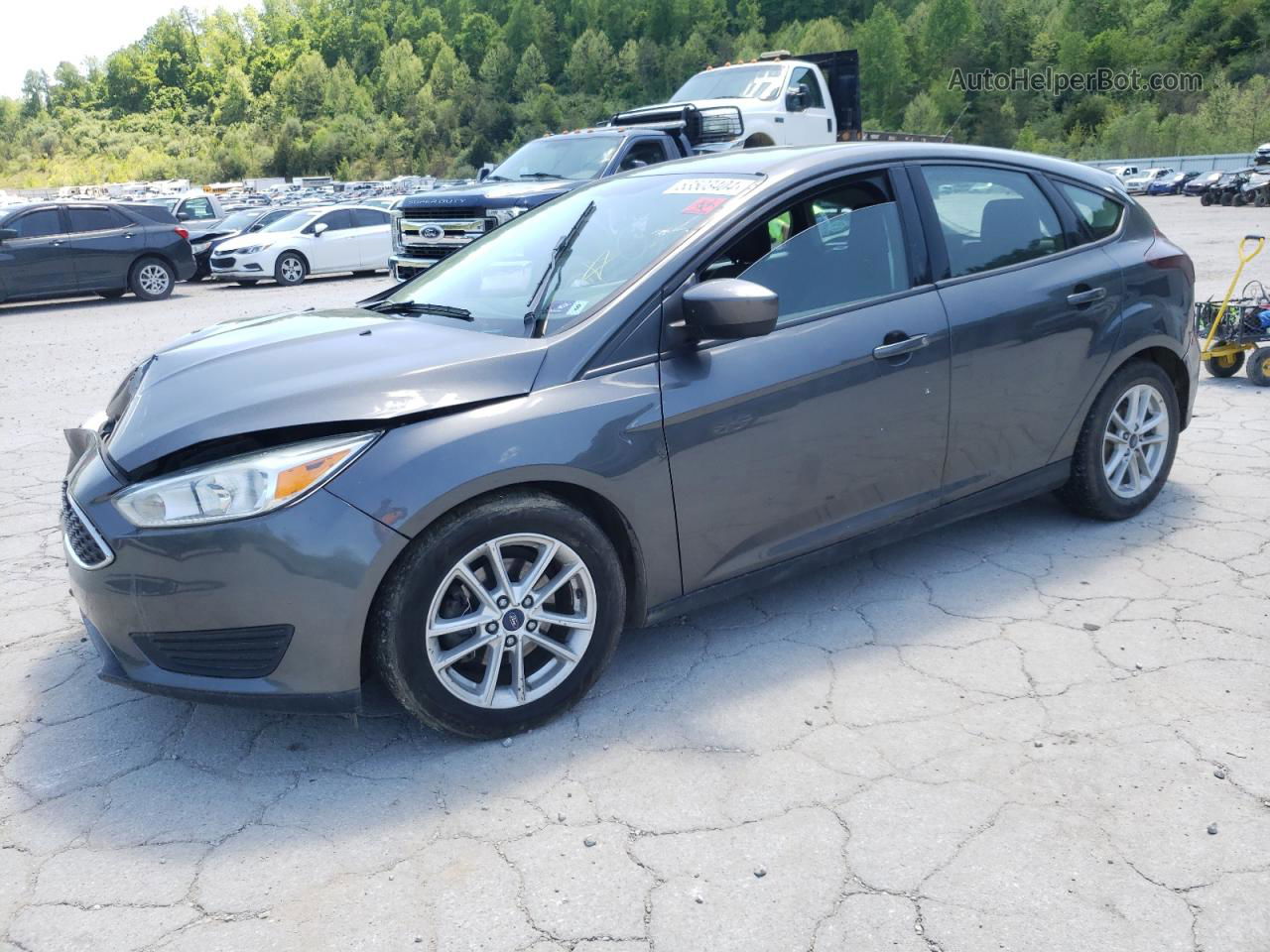 2018 Ford Focus Se Gray vin: 1FADP3K26JL320930