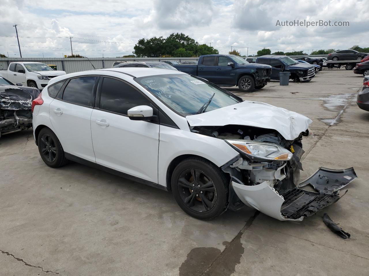 2013 Ford Focus Se White vin: 1FADP3K27DL370692