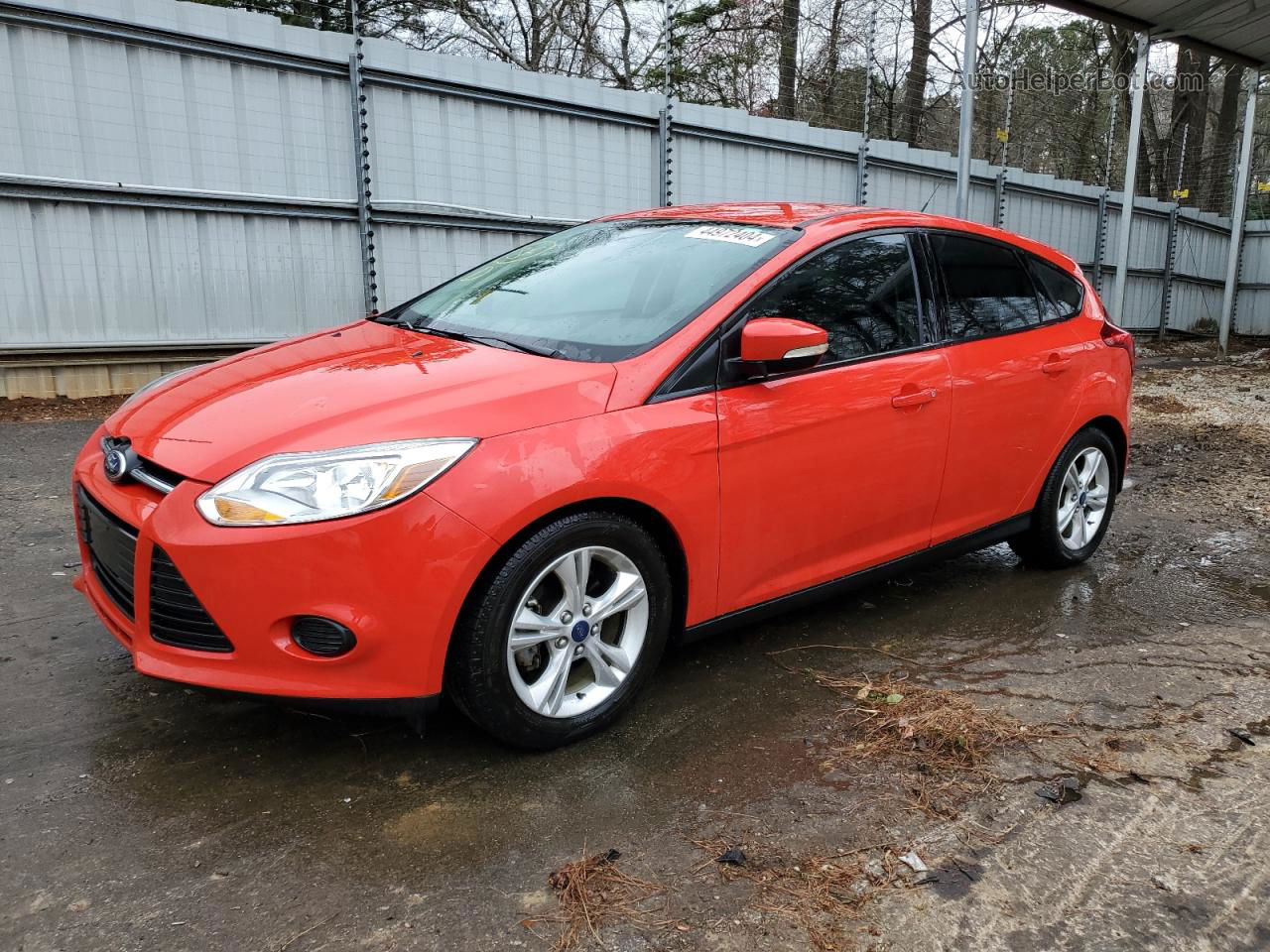 2014 Ford Focus Se Красный vin: 1FADP3K27EL300255