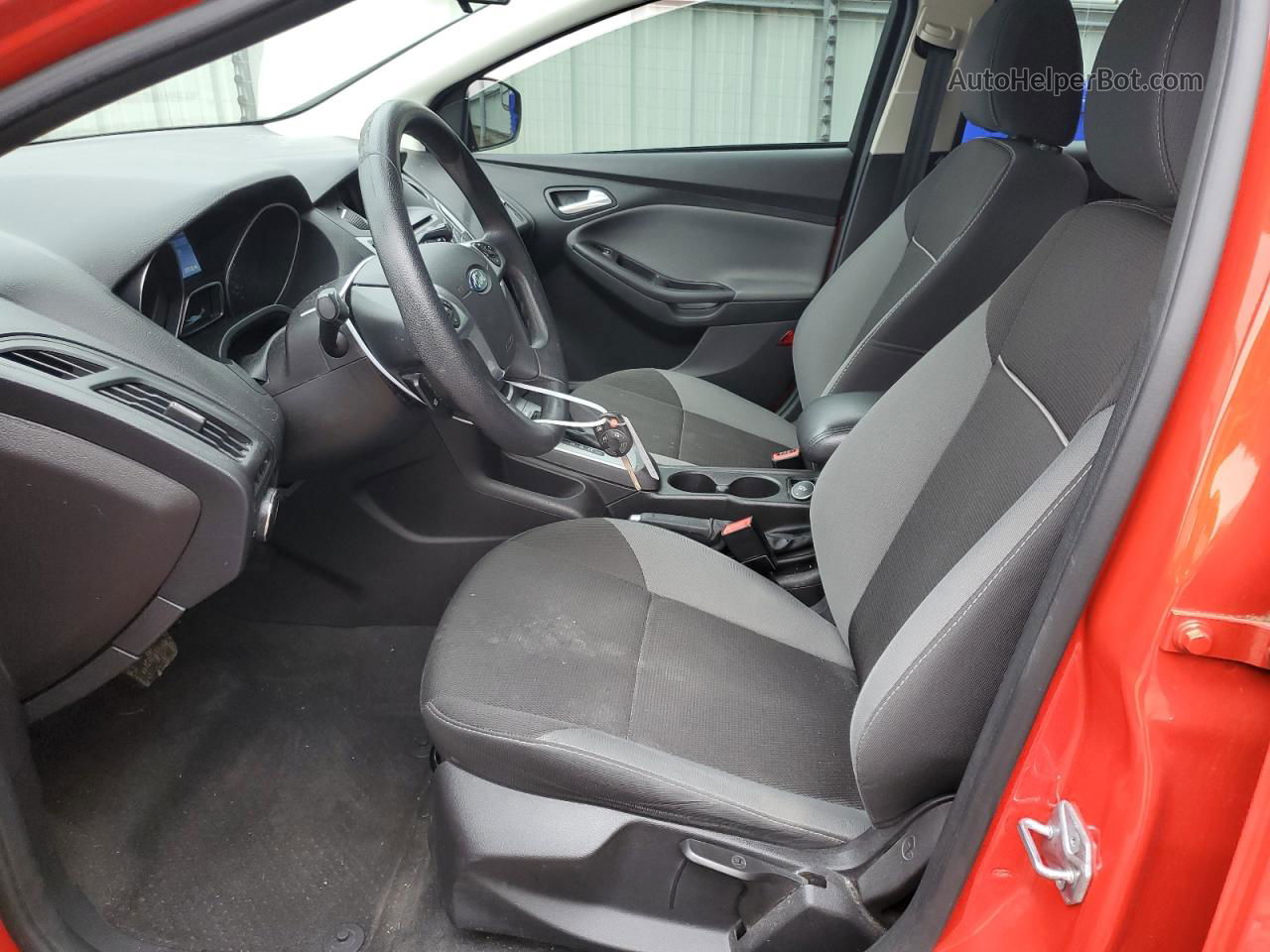 2014 Ford Focus Se Red vin: 1FADP3K27EL300255