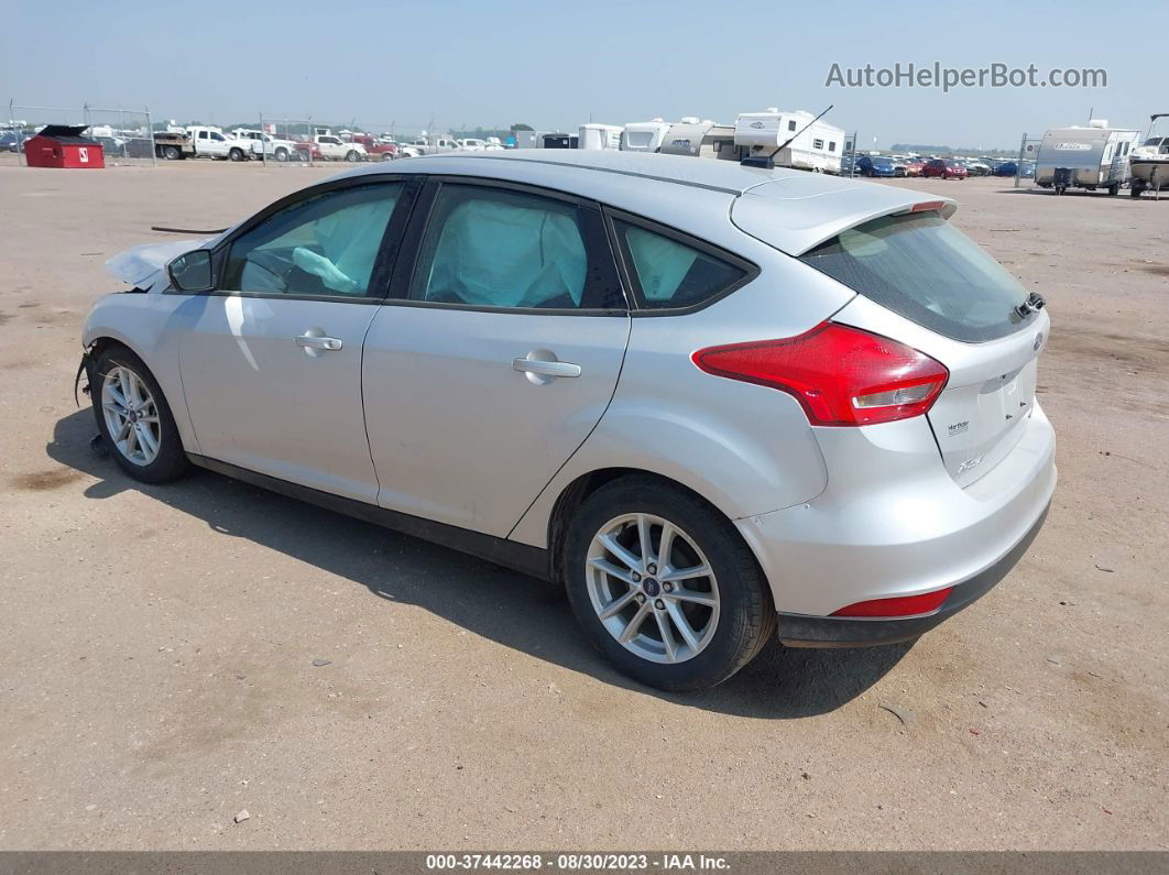 2015 Ford Focus Se Серебряный vin: 1FADP3K27FL223453