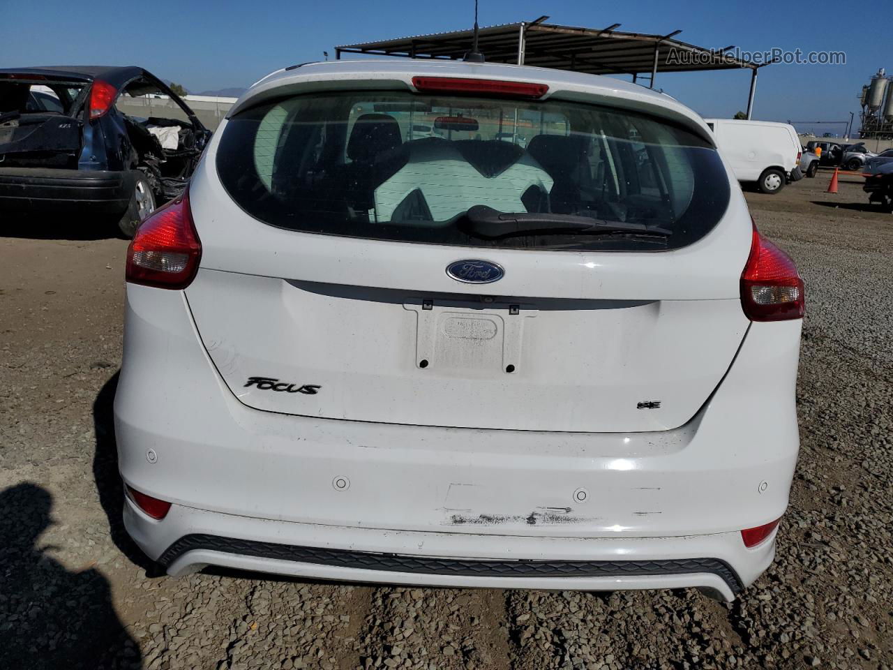 2015 Ford Focus Se White vin: 1FADP3K27FL358027