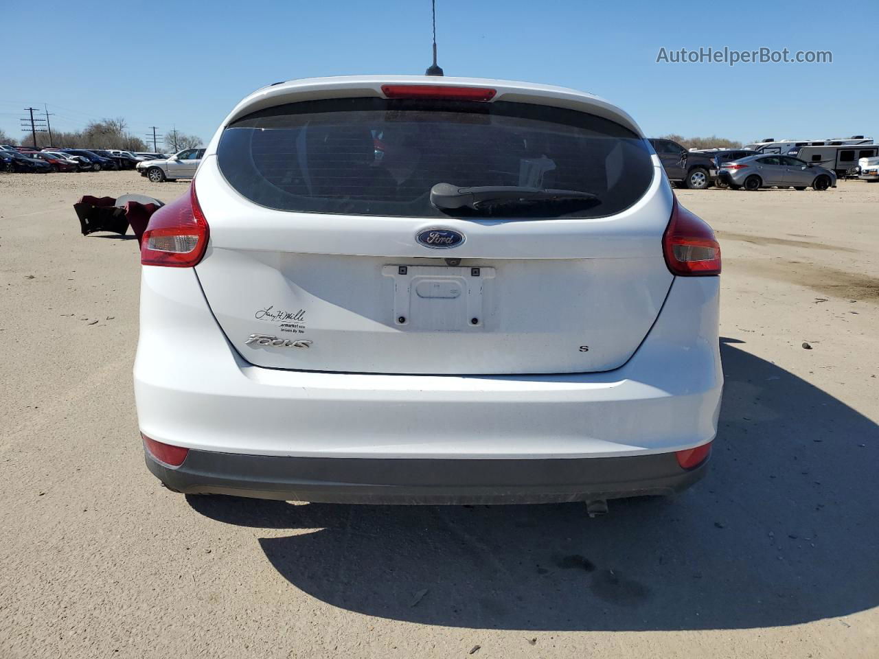 2018 Ford Focus Se White vin: 1FADP3K27JL317115