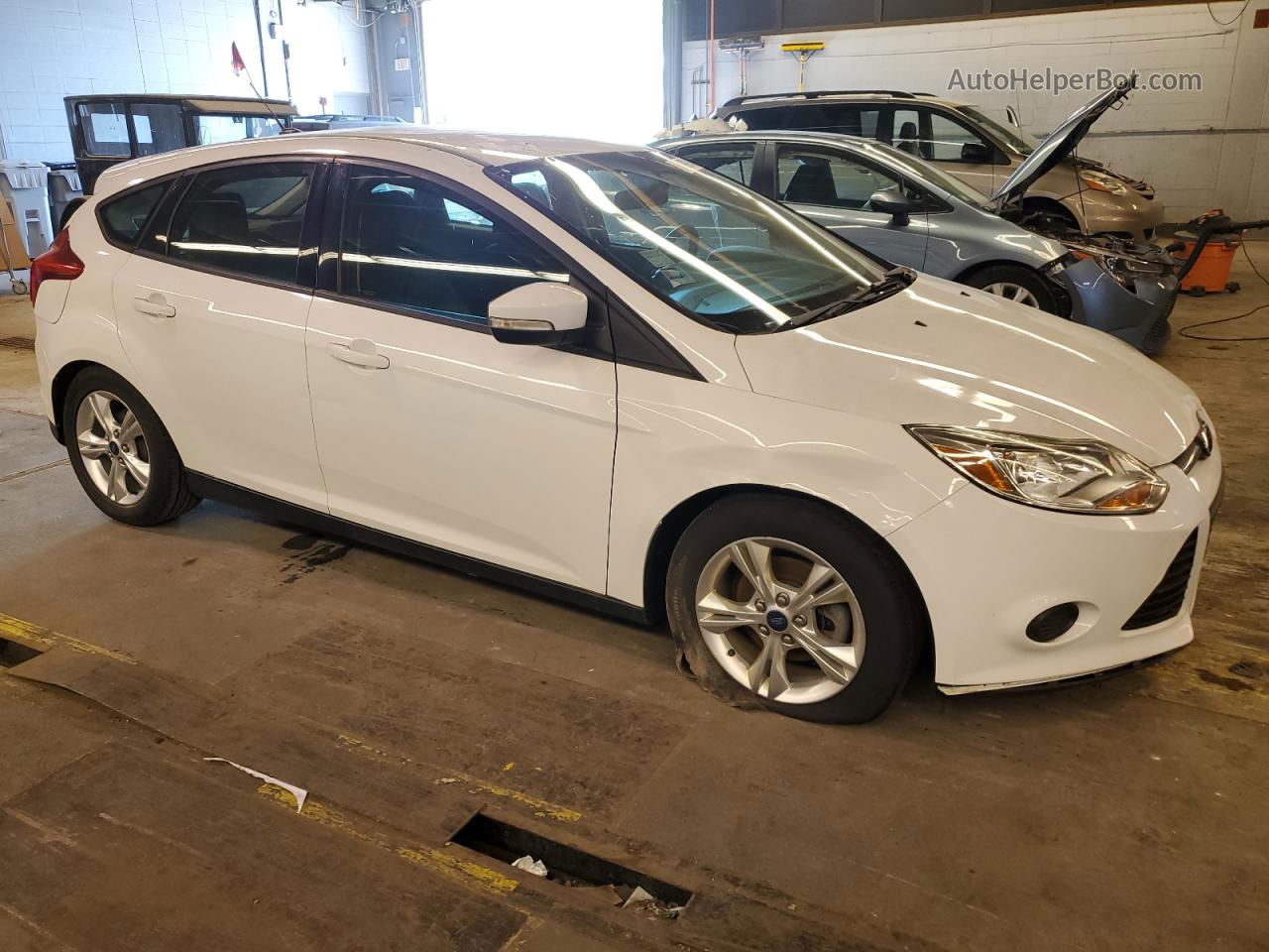 2014 Ford Focus Se White vin: 1FADP3K28EL166470