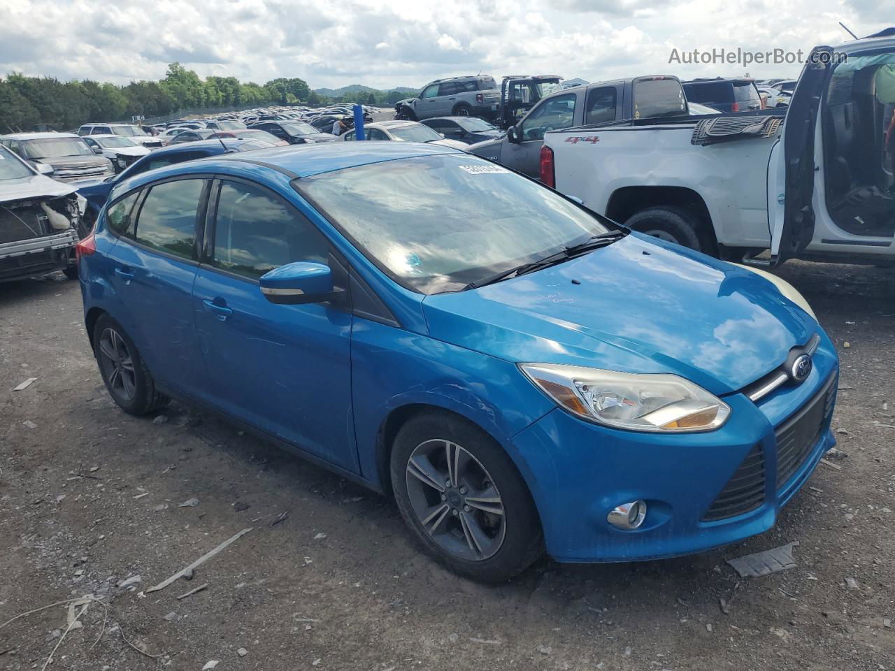 2014 Ford Focus Se Синий vin: 1FADP3K28EL285457