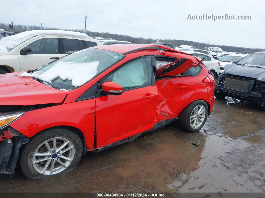 2016 Ford Focus Se Красный vin: 1FADP3K28GL353064