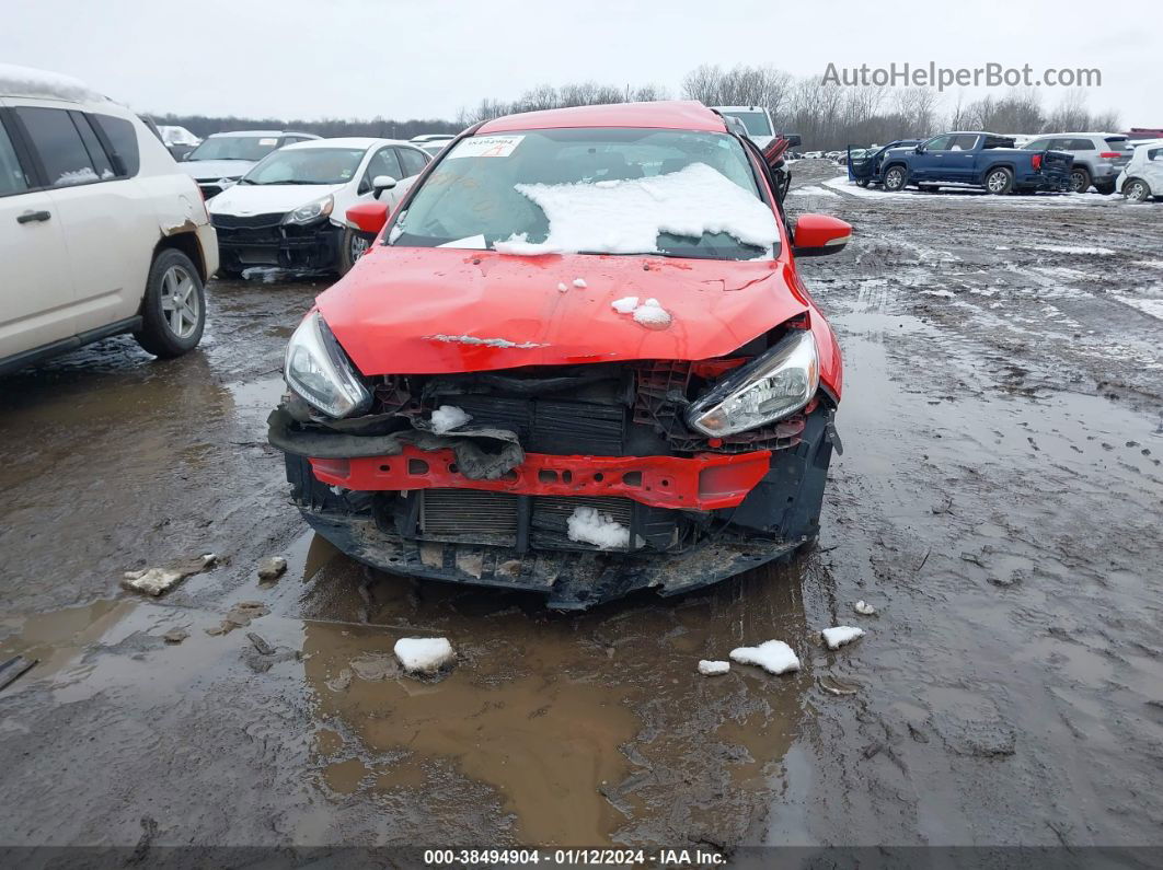 2016 Ford Focus Se Красный vin: 1FADP3K28GL353064