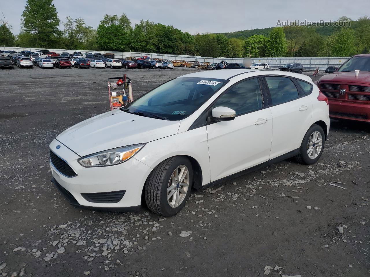 2017 Ford Focus Se White vin: 1FADP3K28HL224355