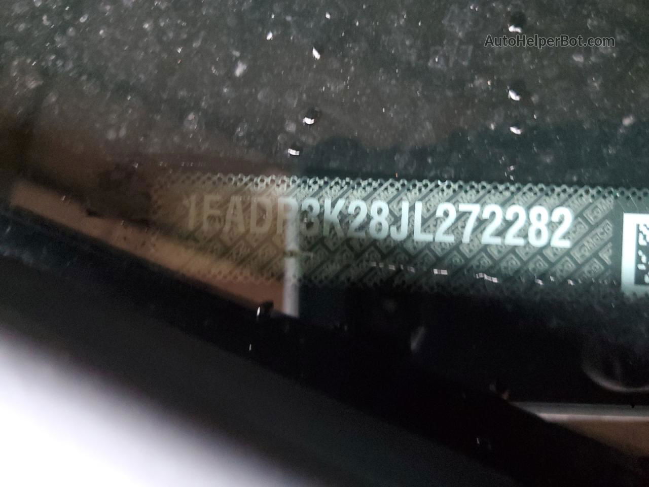 2018 Ford Focus Se White vin: 1FADP3K28JL272282