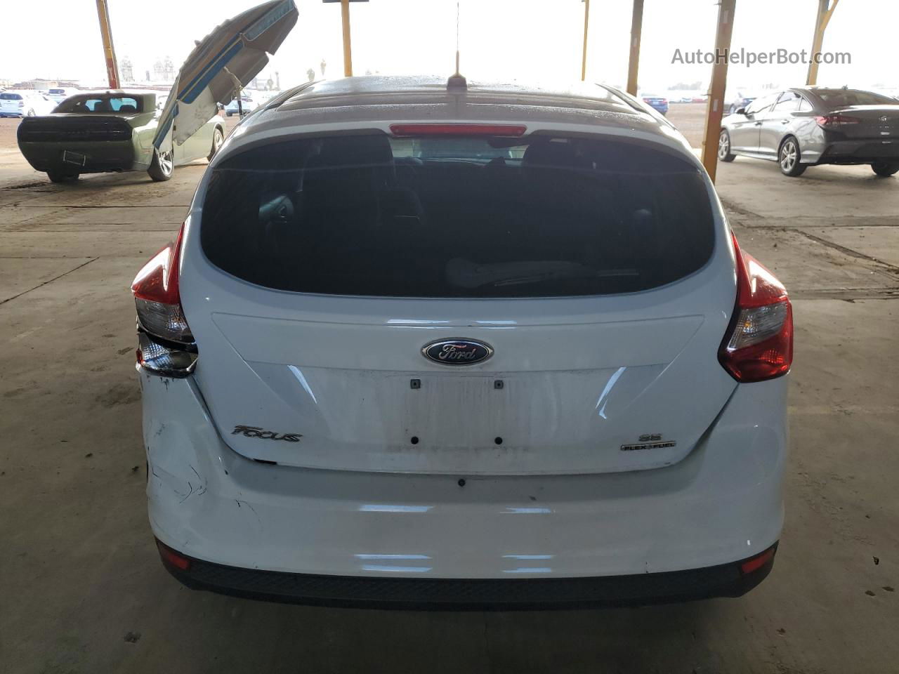 2014 Ford Focus Se White vin: 1FADP3K29EL176523