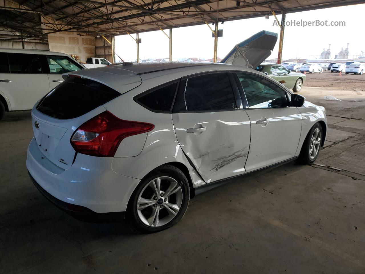 2014 Ford Focus Se White vin: 1FADP3K29EL176523