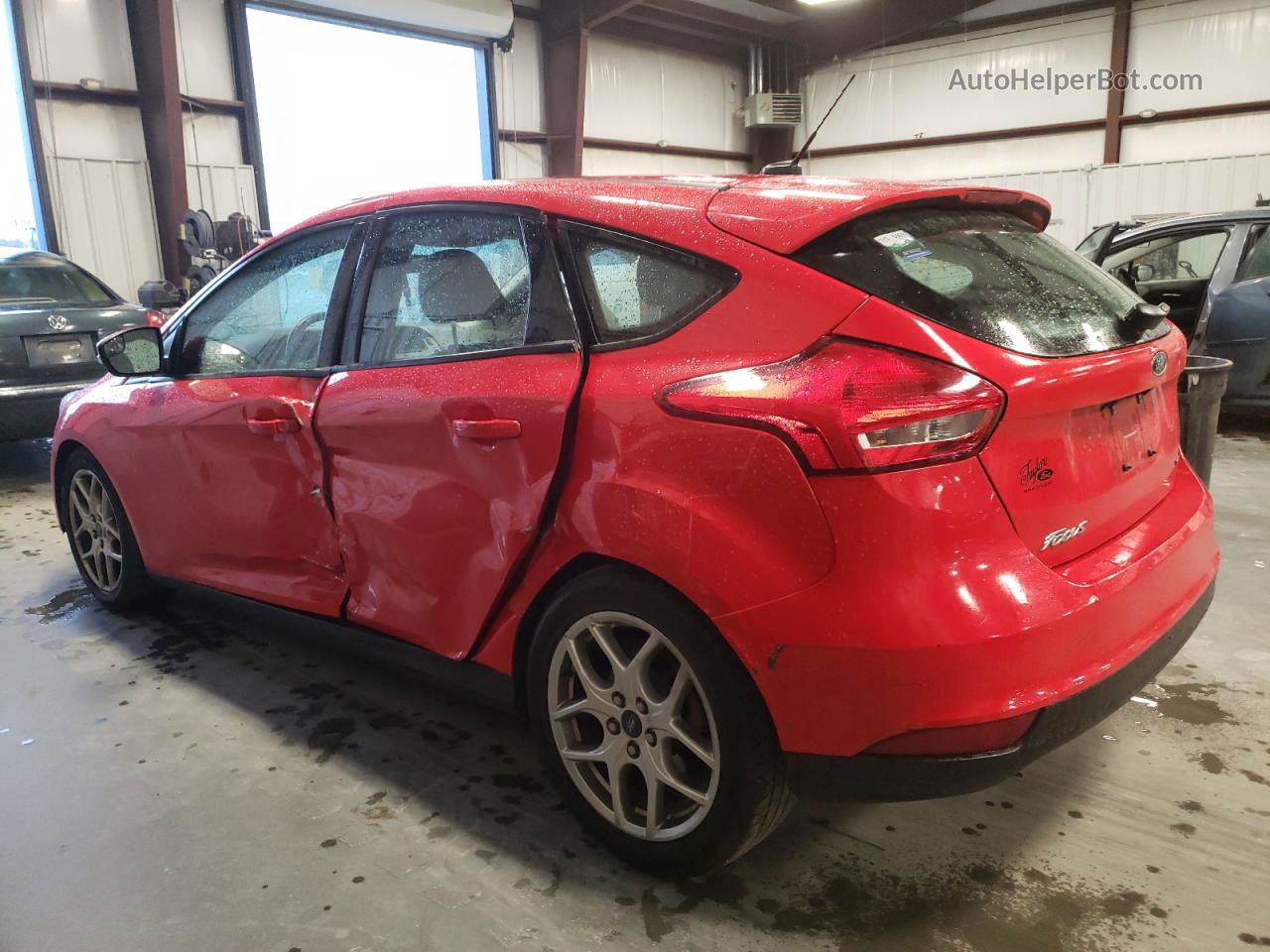 2015 Ford Focus Se Red vin: 1FADP3K29FL331170