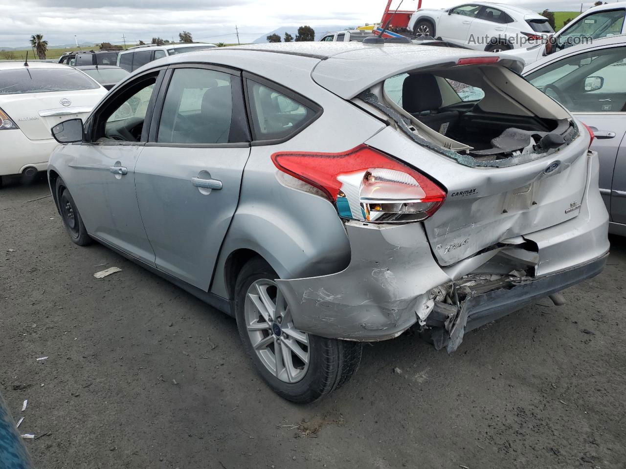 2015 Ford Focus Se Silver vin: 1FADP3K2XFL317925