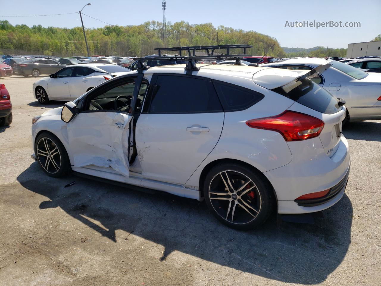 2018 Ford Focus St White vin: 1FADP3L97JL330328