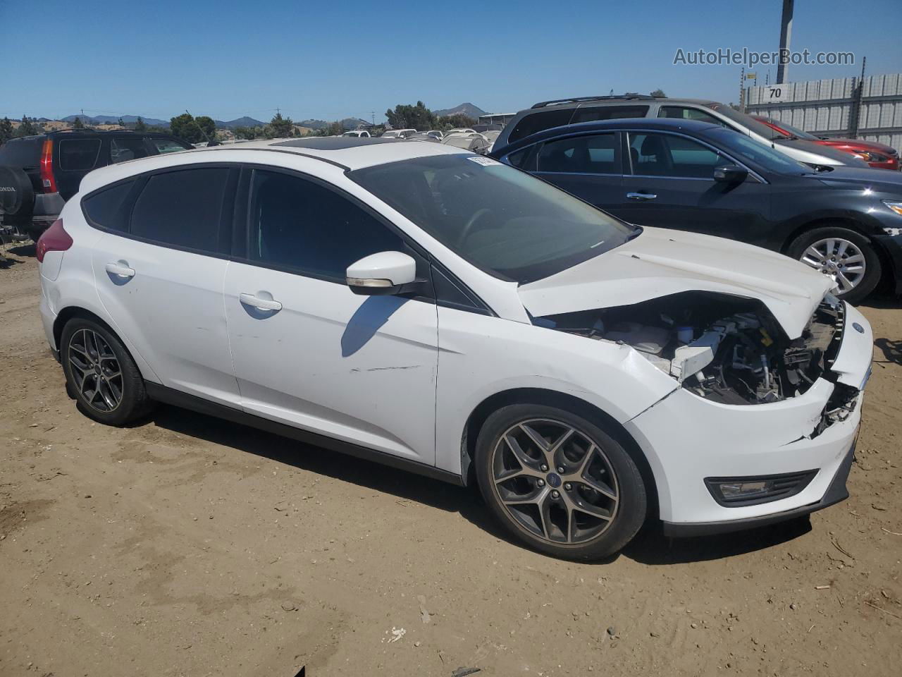 2017 Ford Focus Sel White vin: 1FADP3M22HL304053