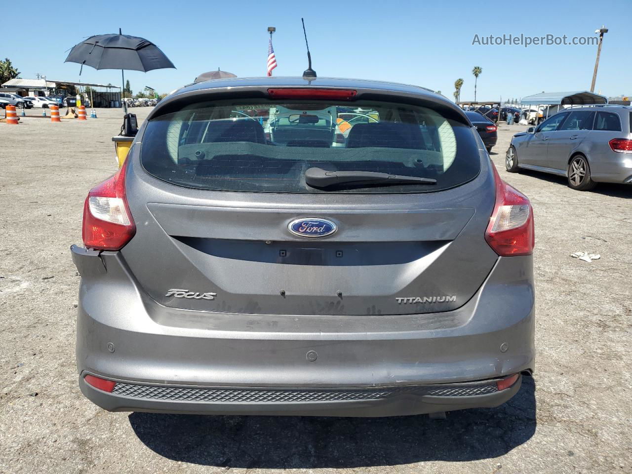 2014 Ford Focus Titanium Gray vin: 1FADP3N21EL454097