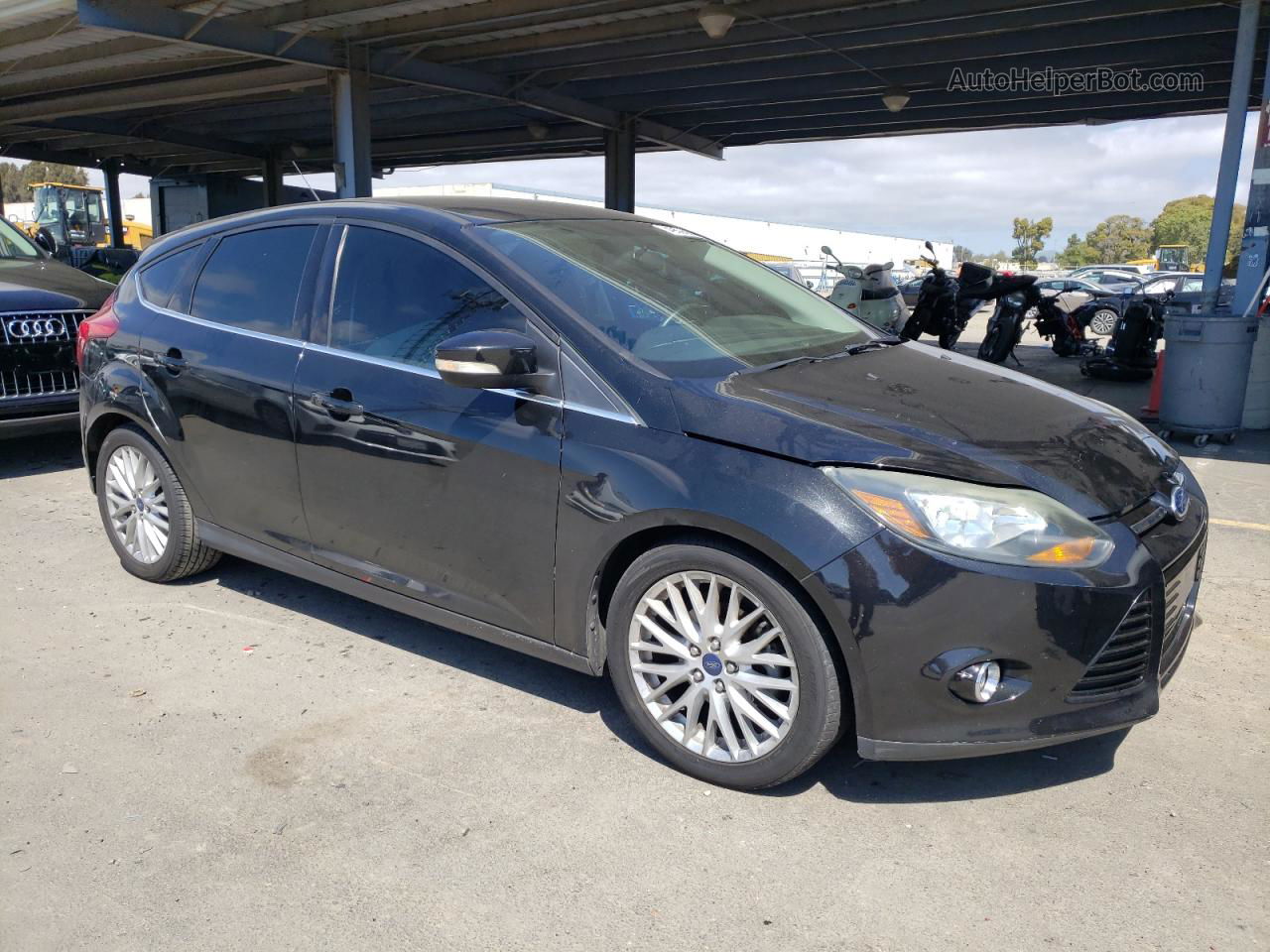 2014 Ford Focus Titanium Black vin: 1FADP3N22EL375229