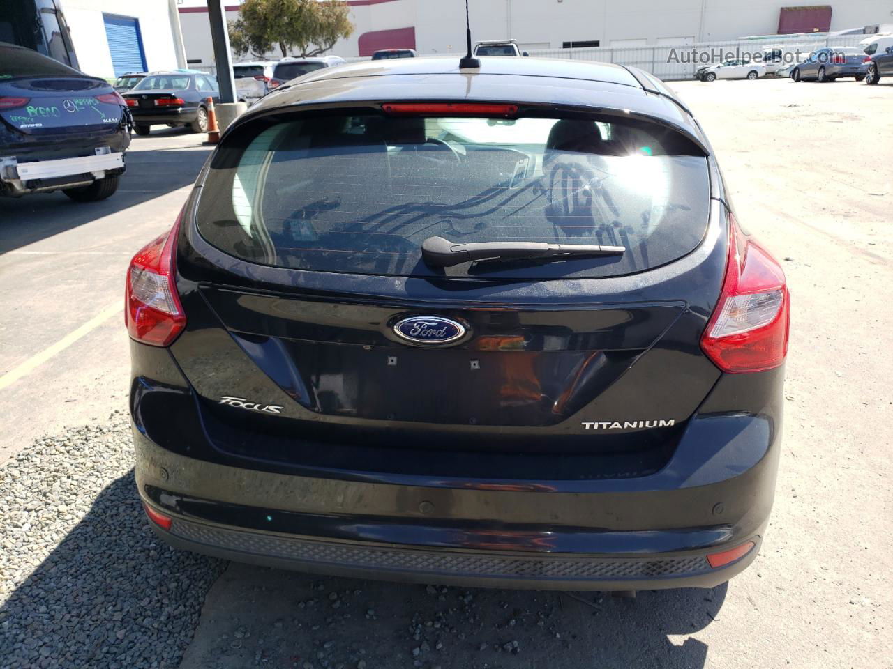 2014 Ford Focus Titanium Black vin: 1FADP3N22EL375229