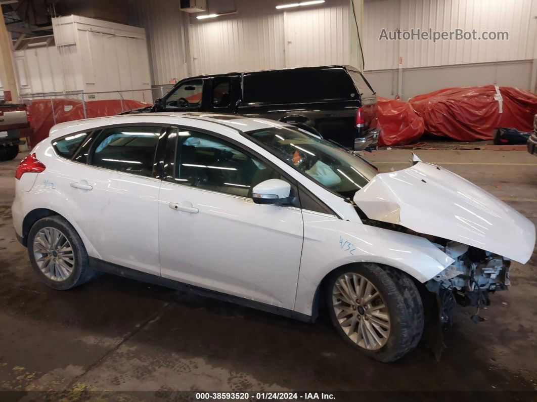 2016 Ford Focus Titanium White vin: 1FADP3N22GL306530