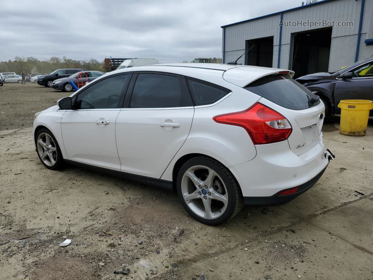 2013 Ford Focus Titanium White vin: 1FADP3N23DL184112