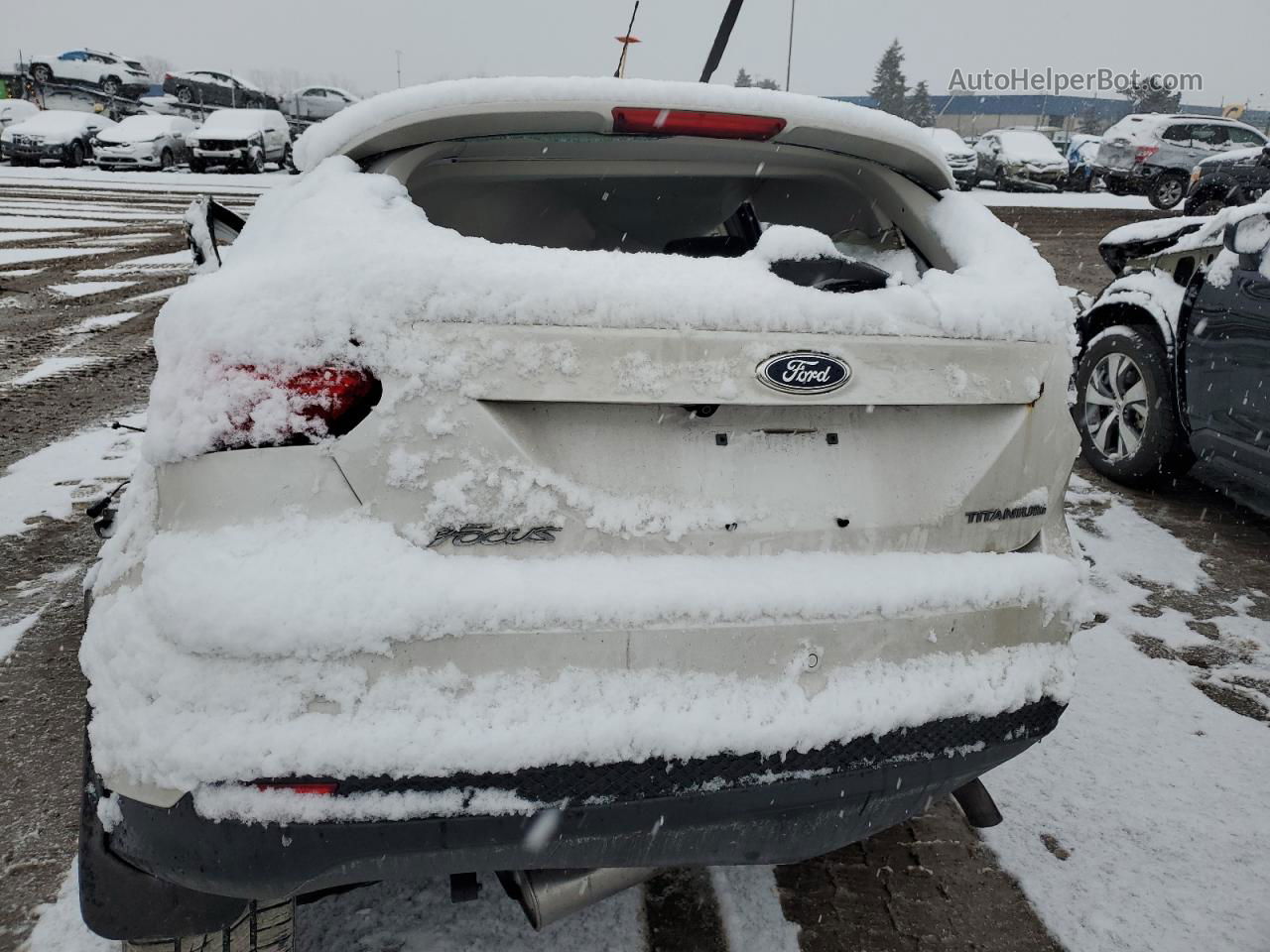 2013 Ford Focus Titanium White vin: 1FADP3N24DL370693