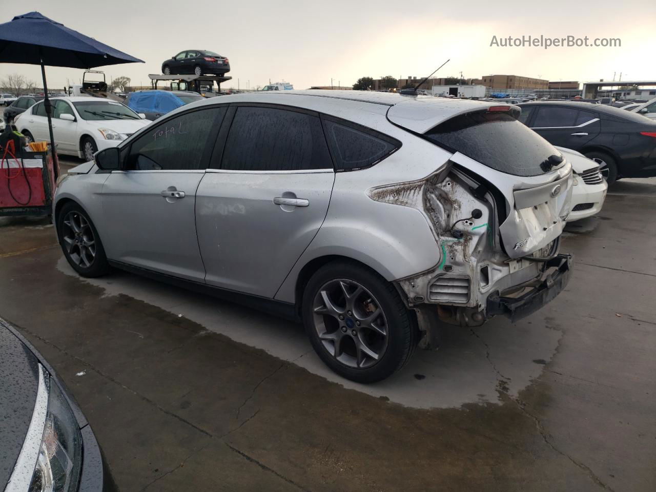 2014 Ford Focus Titanium Серебряный vin: 1FADP3N25EL381347