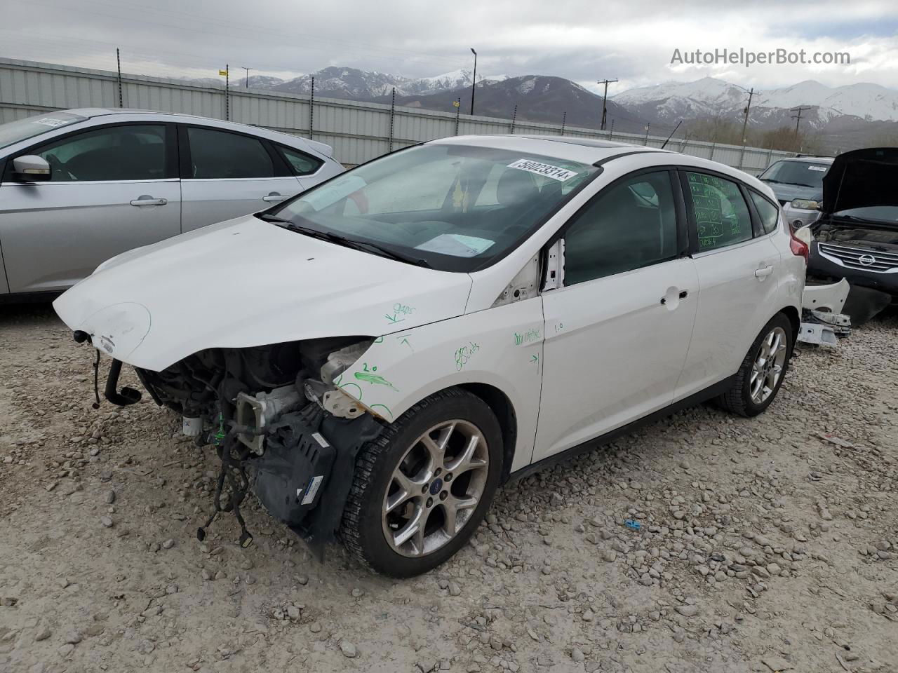 2013 Ford Focus Titanium Белый vin: 1FADP3N26DL132053