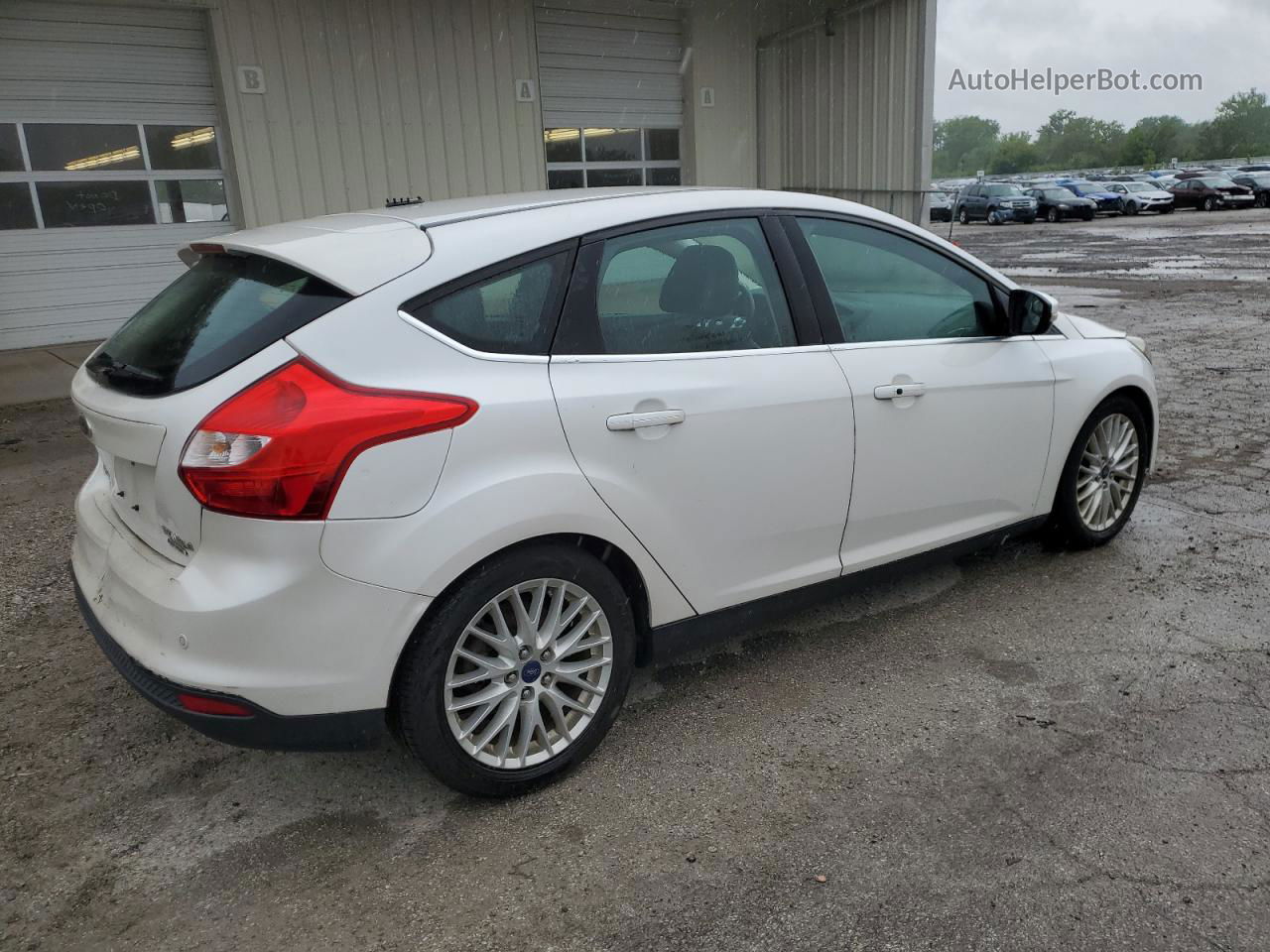 2014 Ford Focus Titanium White vin: 1FADP3N26EL238665