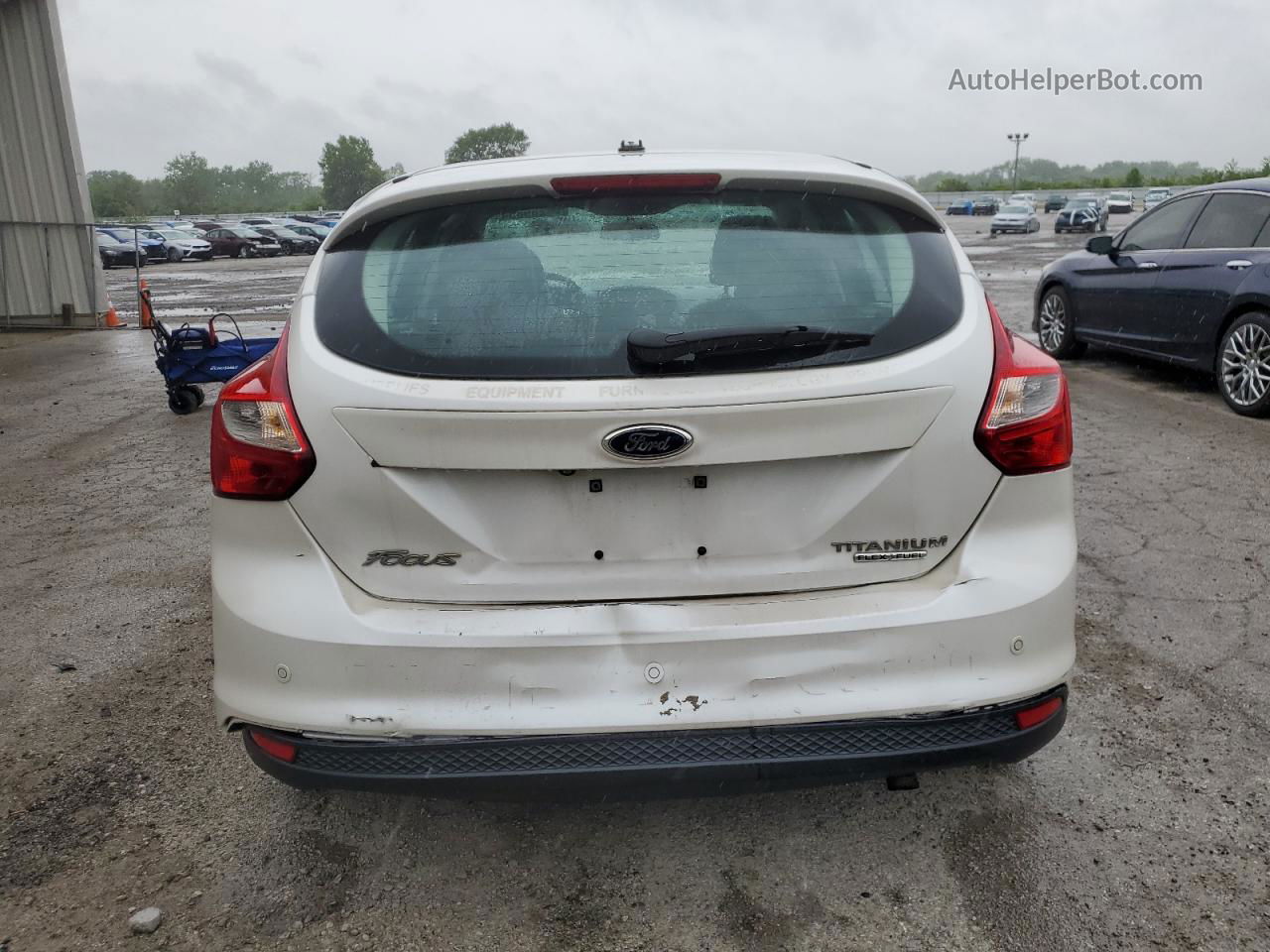 2014 Ford Focus Titanium White vin: 1FADP3N26EL238665