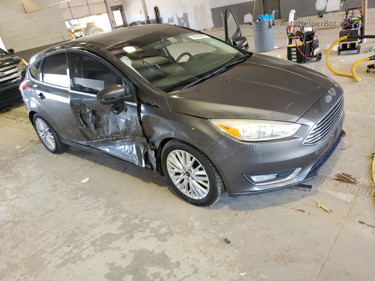 2016 Ford Focus Titanium Gray vin: 1FADP3N26GL234358