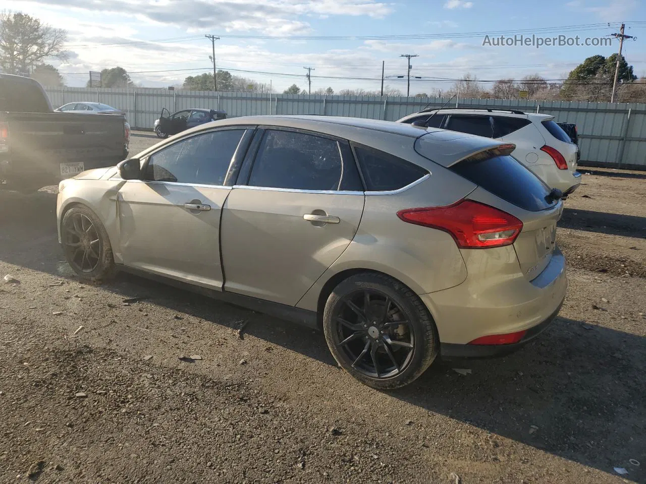 2016 Ford Focus Titanium Золотой vin: 1FADP3N26GL275329