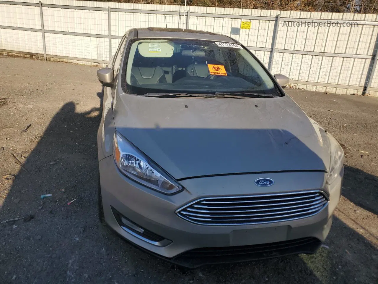 2016 Ford Focus Titanium Золотой vin: 1FADP3N26GL275329