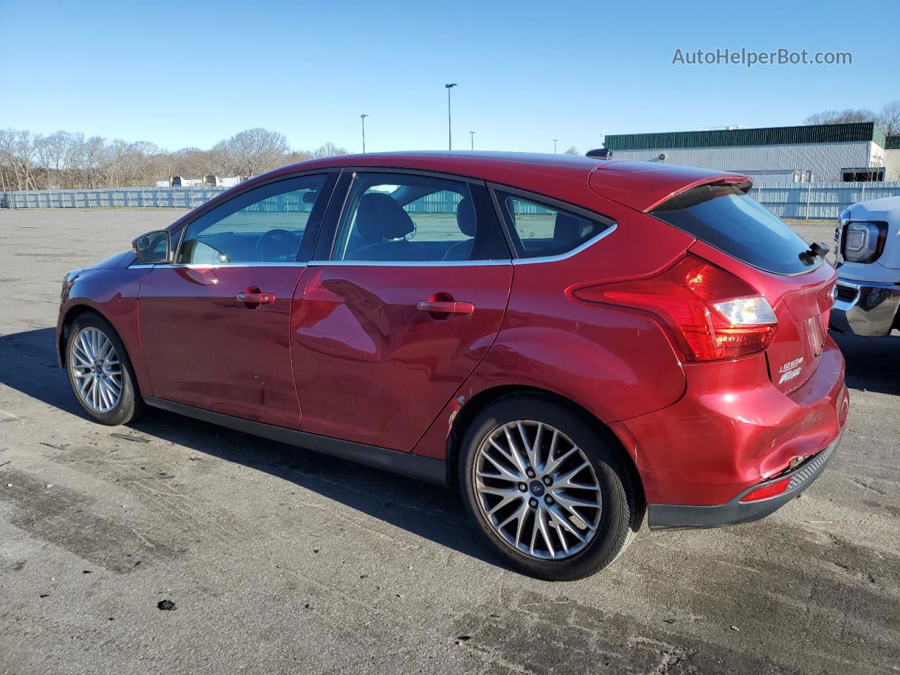 2013 Ford Focus Titanium Красный vin: 1FADP3N29DL122360