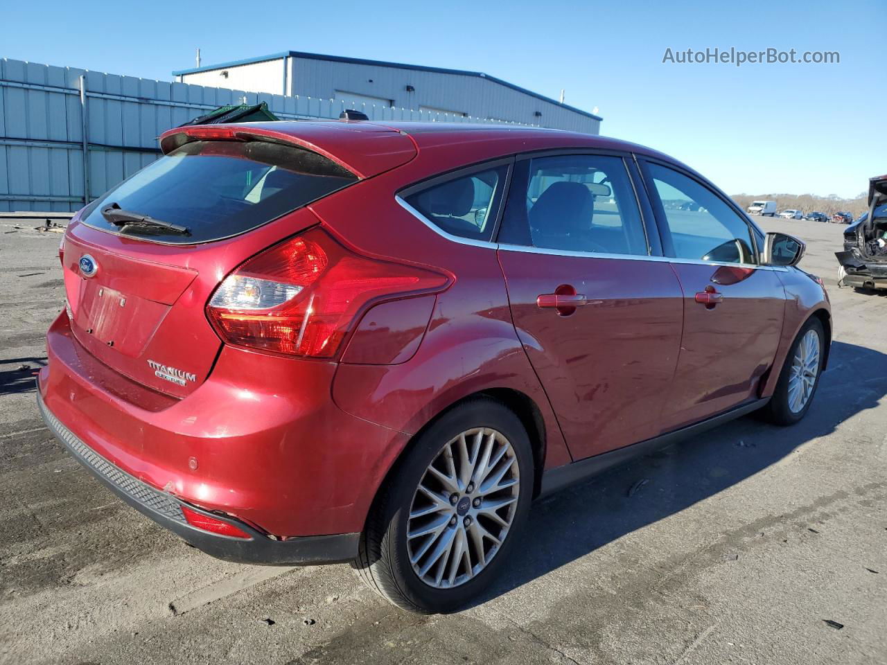 2013 Ford Focus Titanium Красный vin: 1FADP3N29DL122360