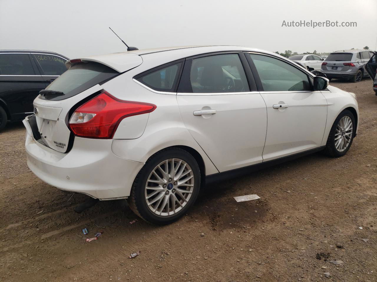 2014 Ford Focus Titanium White vin: 1FADP3N29EL166439