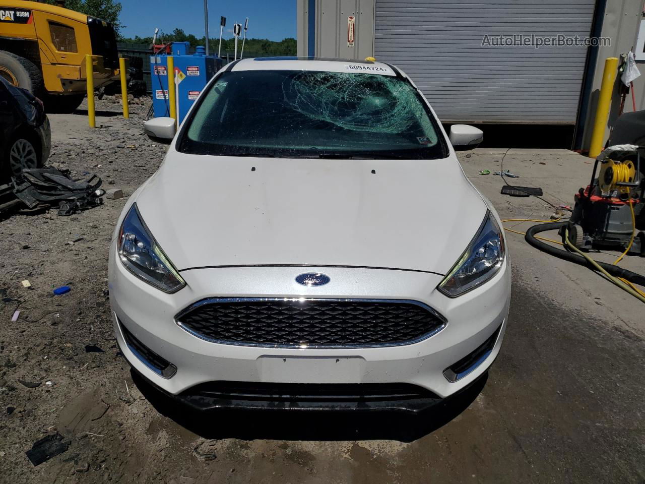 2017 Ford Focus Titanium White vin: 1FADP3N29HL314612