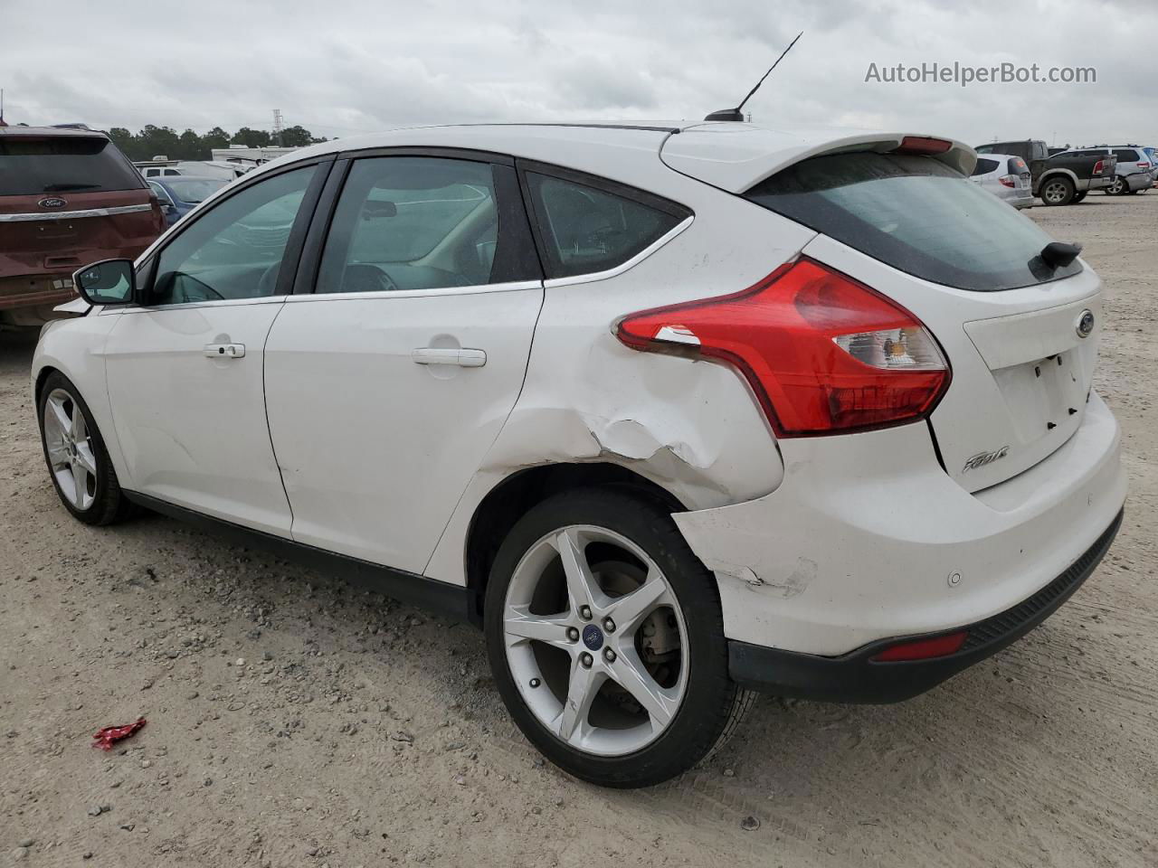 2014 Ford Focus Titanium Белый vin: 1FADP3N2XEL137628