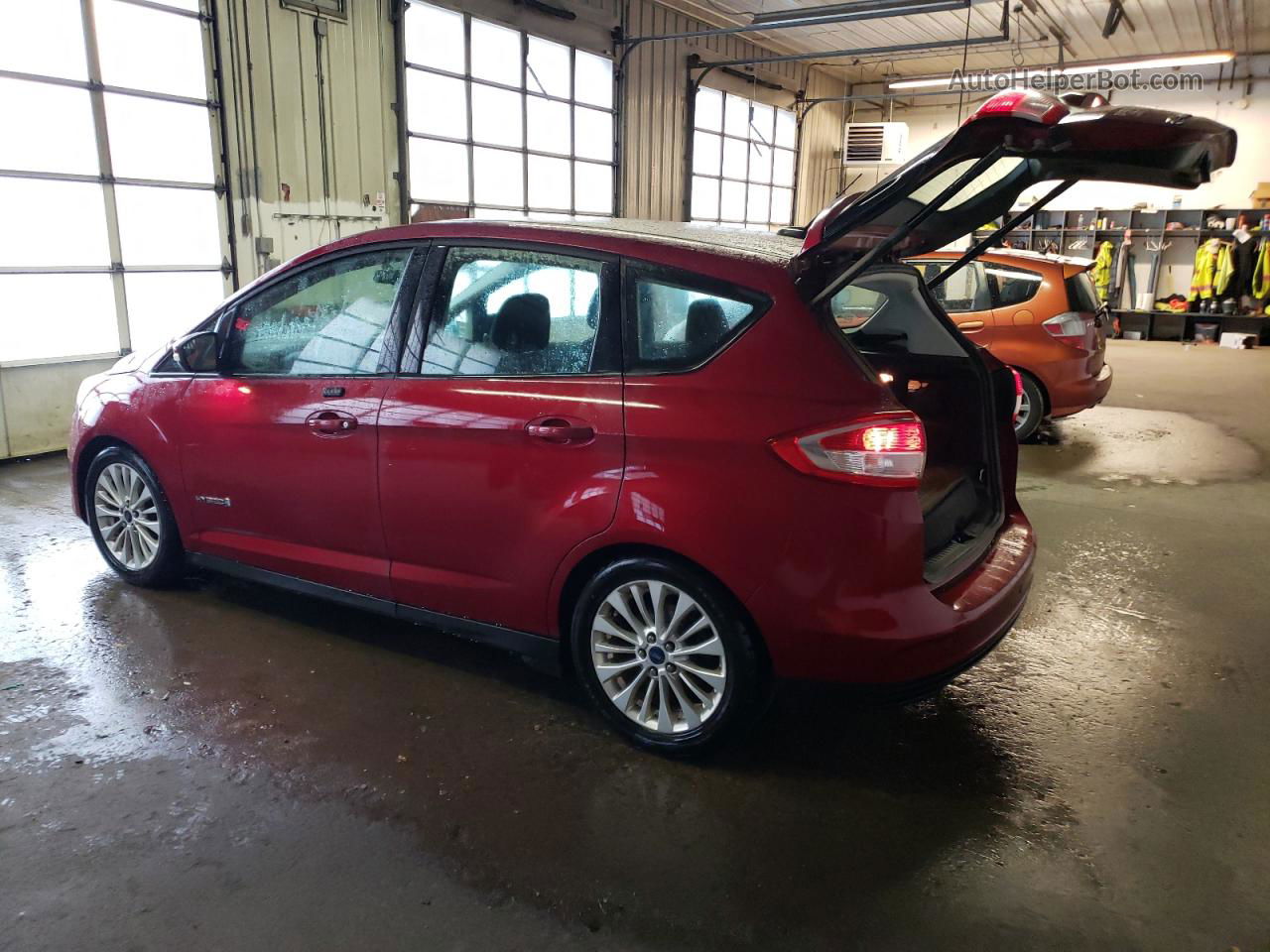 2017 Ford C-max Se Красный vin: 1FADP5AU5HL112918