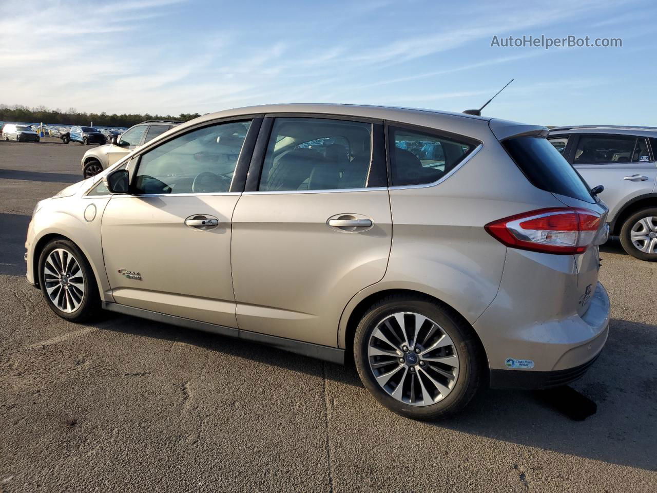 2017 Ford C-max Titanium Beige vin: 1FADP5FU2HL101352