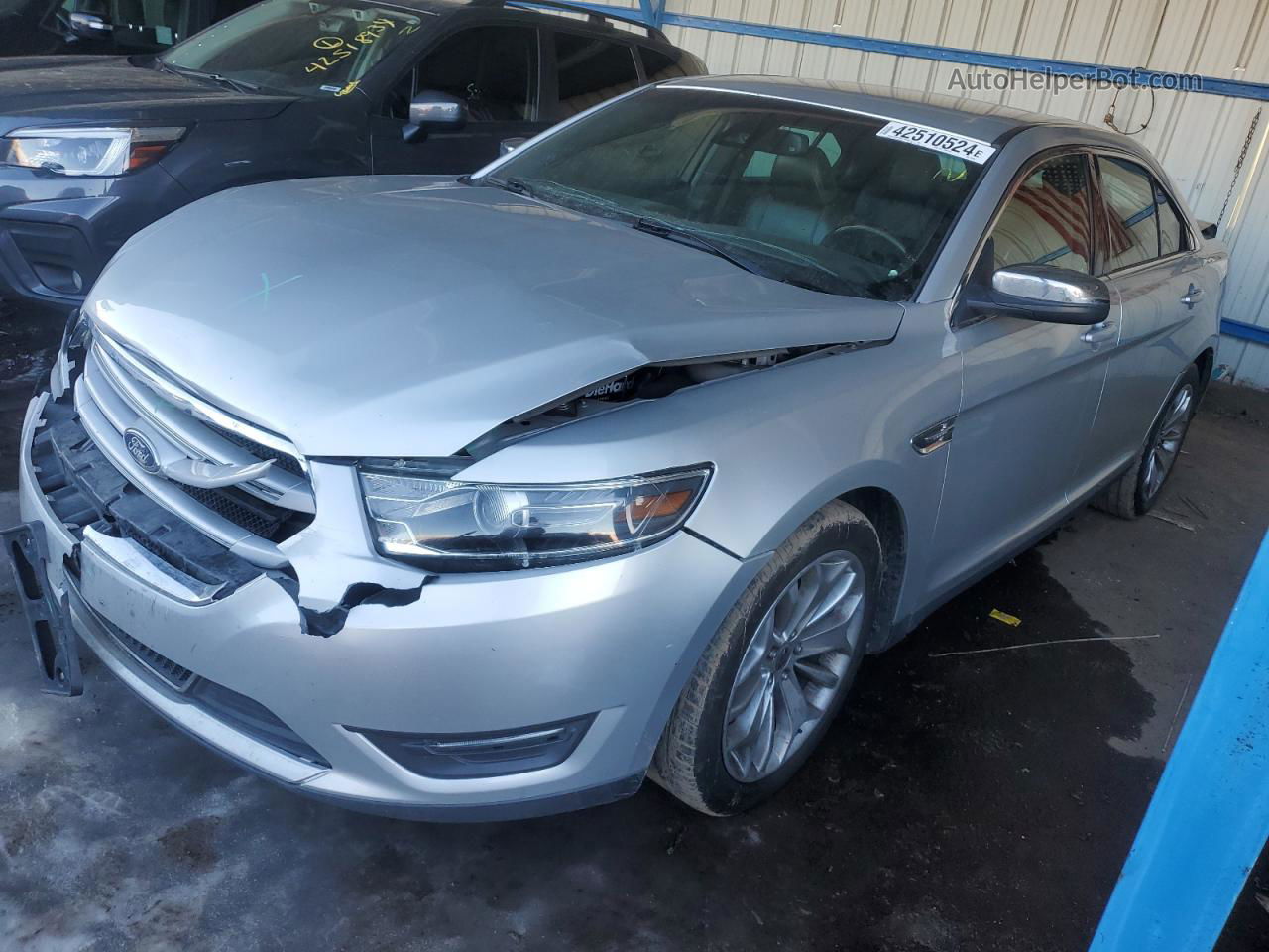 2017 Ford Taurus Limited Серебряный vin: 1FAHP2F8XHG102406