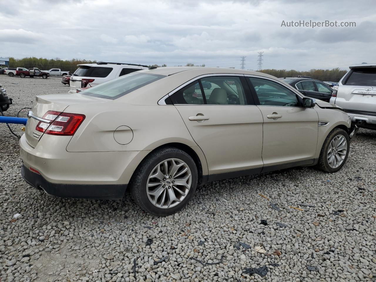 2017 Ford Taurus Limited Золотой vin: 1FAHP2F8XHG103412