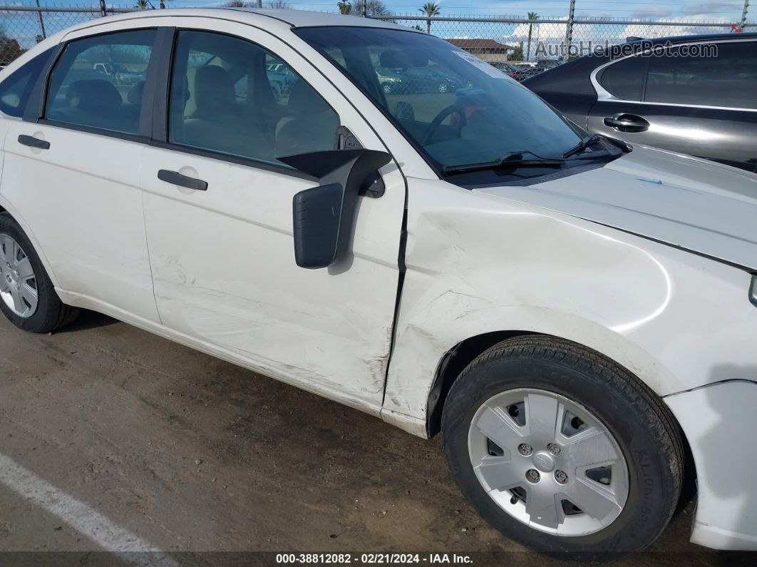 2011 Ford Focus S White vin: 1FAHP3EN4BW203015