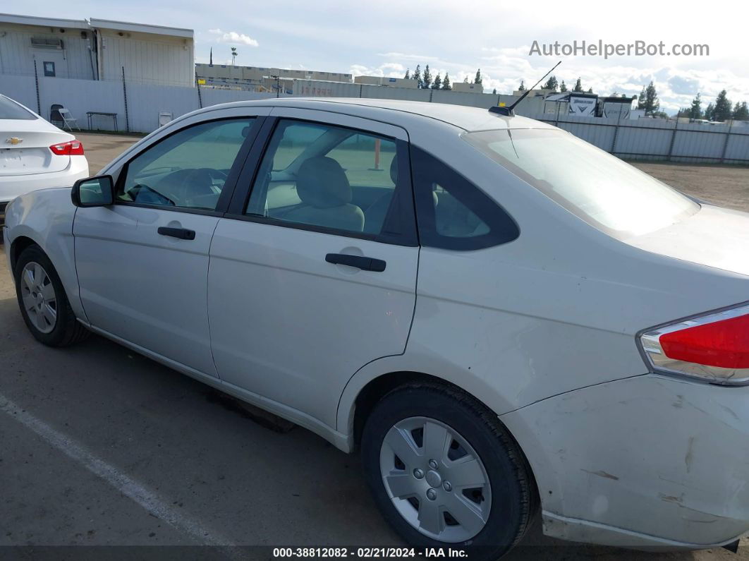 2011 Ford Focus S White vin: 1FAHP3EN4BW203015