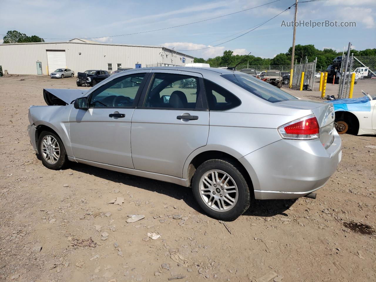 2011 Ford Focus Se Silver vin: 1FAHP3FN8BW100632