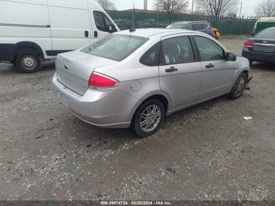 2011 Ford Focus Se Серебряный vin: 1FAHP3FN8BW192910